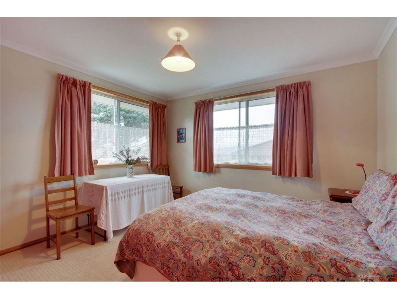 8 Scenic Drive, Kingston TAS 7050