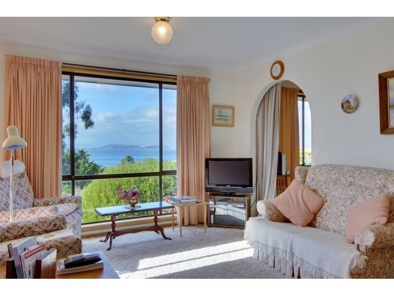 104 Crystal Downs Drive, Blackmans Bay TAS 7052
