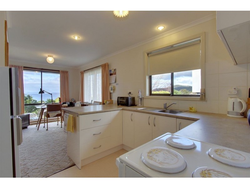104 Crystal Downs Drive, Blackmans Bay TAS 7052