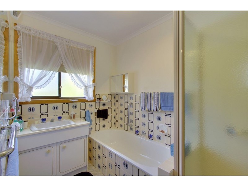 104 Crystal Downs Drive, Blackmans Bay TAS 7052