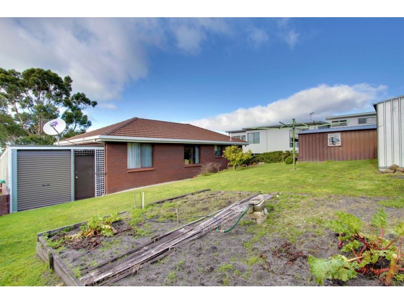 104 Crystal Downs Drive, Blackmans Bay TAS 7052