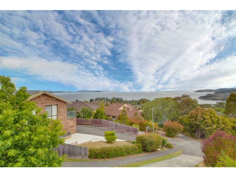 43 Tingira Road, Blackmans Bay TAS 7052