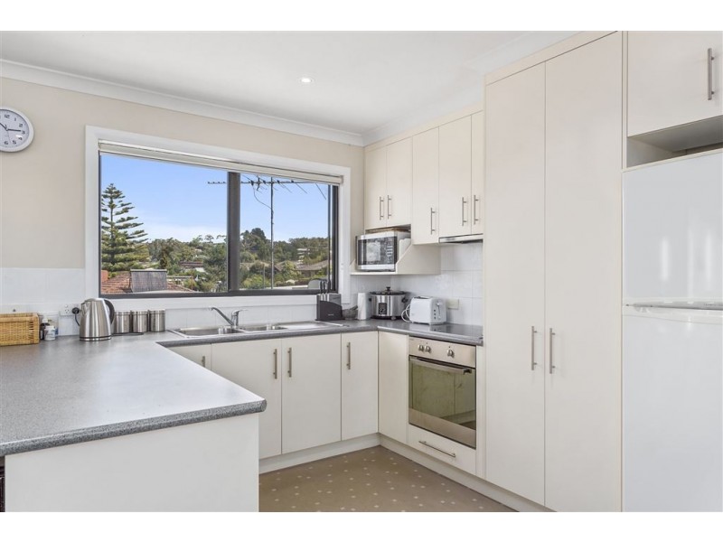 2/211 Roslyn Avenue, Blackmans Bay TAS 7052