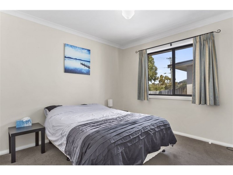 2/211 Roslyn Avenue, Blackmans Bay TAS 7052