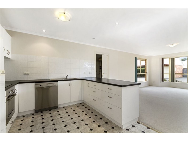 6/9 Manor Gardens, Kingston TAS 7050
