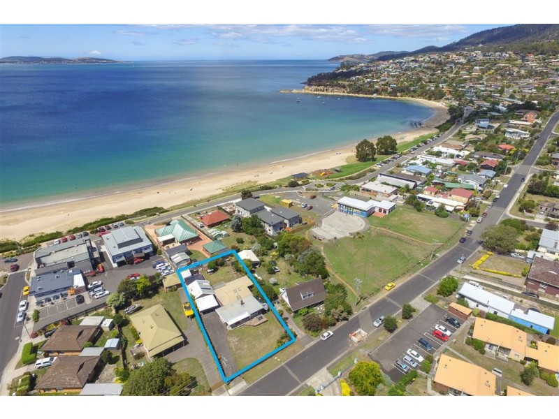 39 Wells Parade, Blackmans Bay TAS 7052