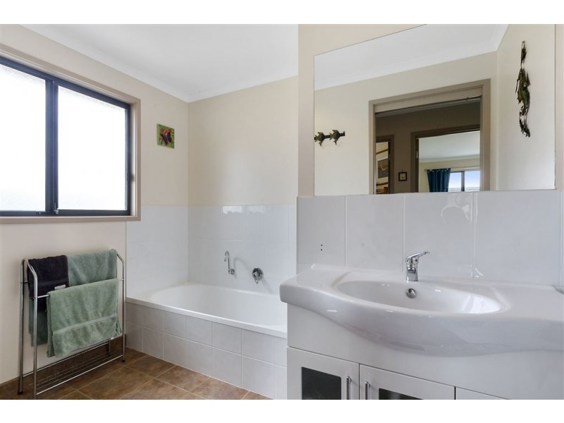 4/2 Citrus Drive, Margate TAS 7054