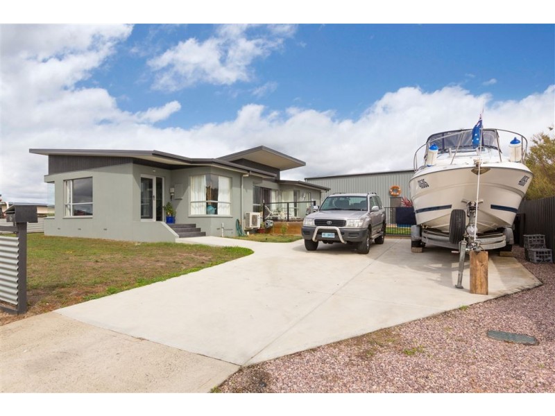 16 Staff Road, Electrona TAS 7054