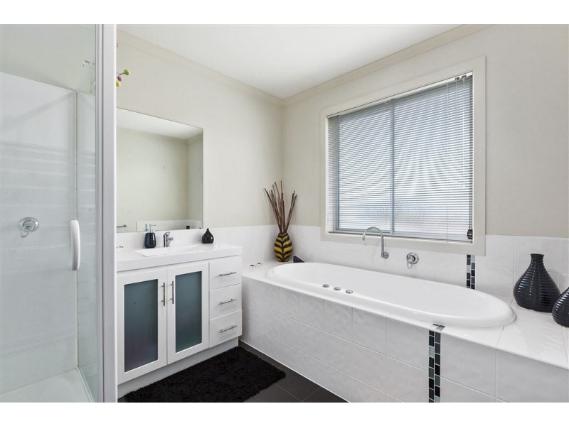 16 Staff Road, Electrona TAS 7054