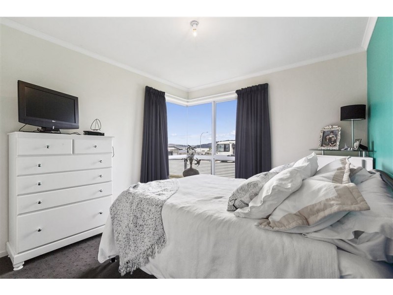 16 Staff Road, Electrona TAS 7054