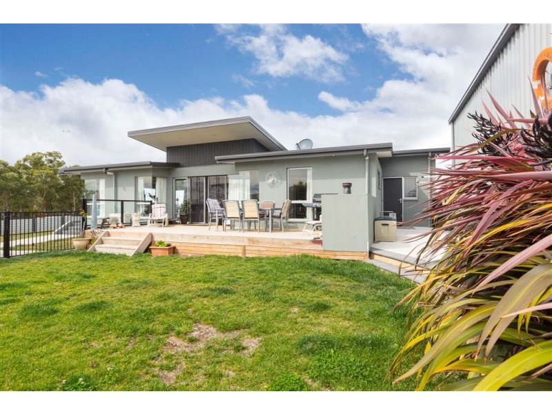 16 Staff Road, Electrona TAS 7054