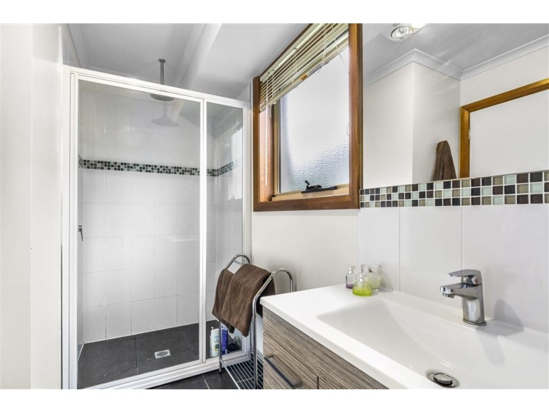 9 Jindabyne Road, Kingston Beach TAS 7050