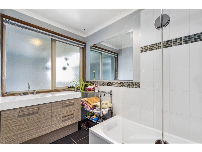 9 Jindabyne Road, Kingston Beach TAS 7050
