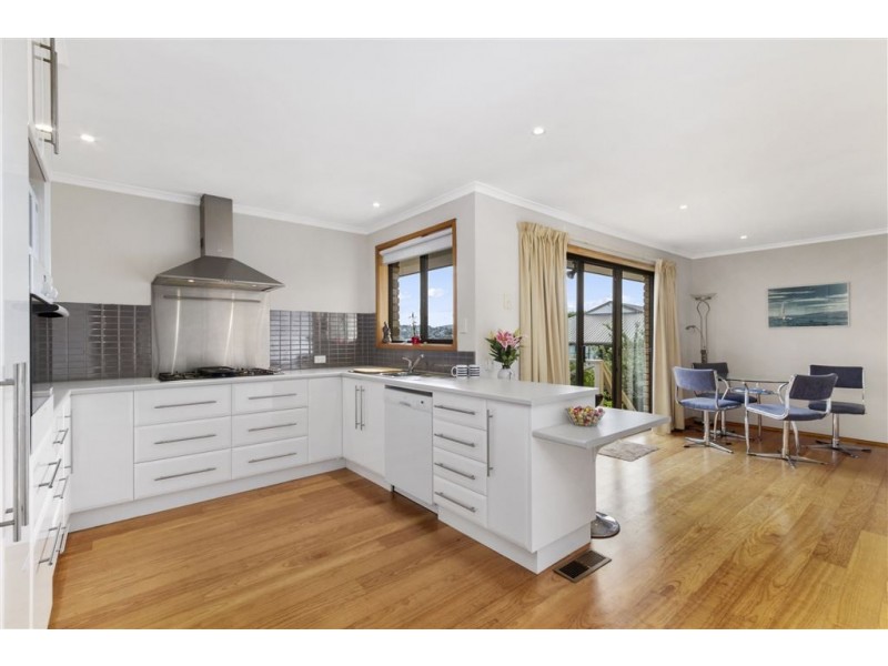 21 Suncoast Drive, Blackmans Bay TAS 7052