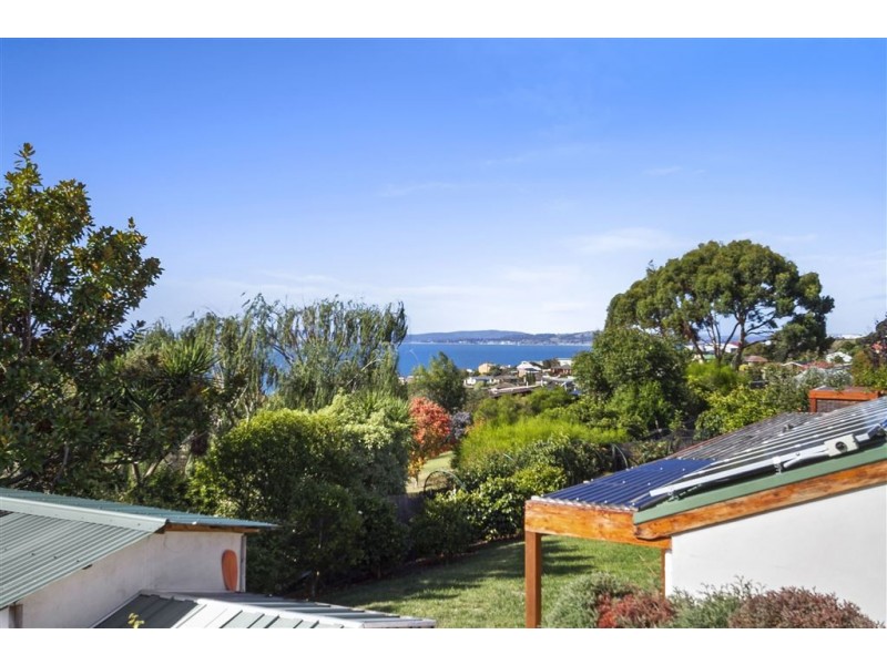 13 Clearwater Court, Blackmans Bay TAS 7052