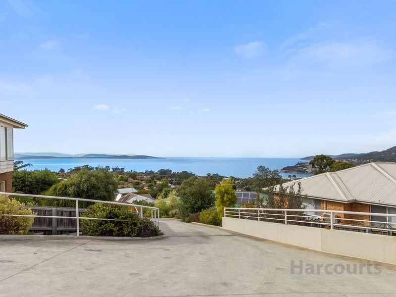 31a Stirling Avenue, Blackmans Bay TAS 7052