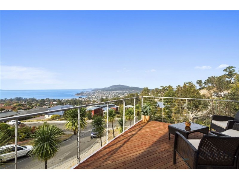 77 Tingira Road, Blackmans Bay TAS 7052