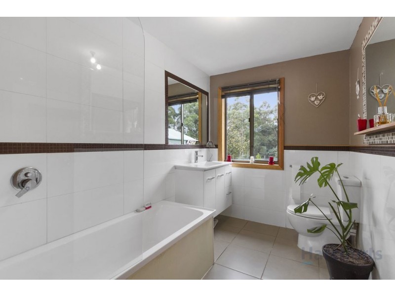 9 Nala Road, Oyster Cove TAS 7150