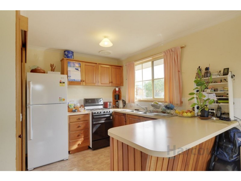 2/17 Lester Crescent, Kingston TAS 7050