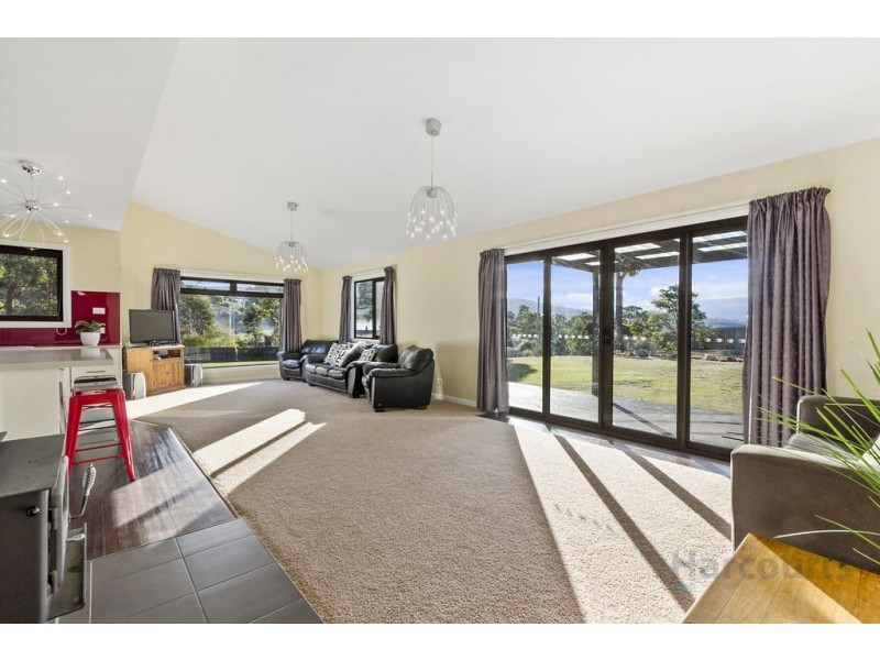 12 Sarron Place, Lower Snug TAS 7054
