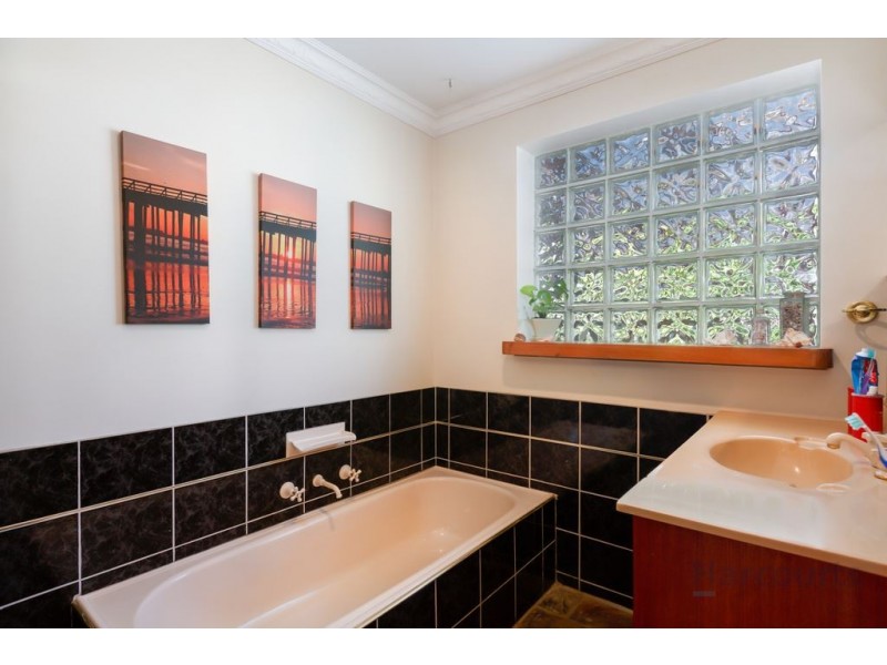 11 Wandanea Place, Margate TAS 7054