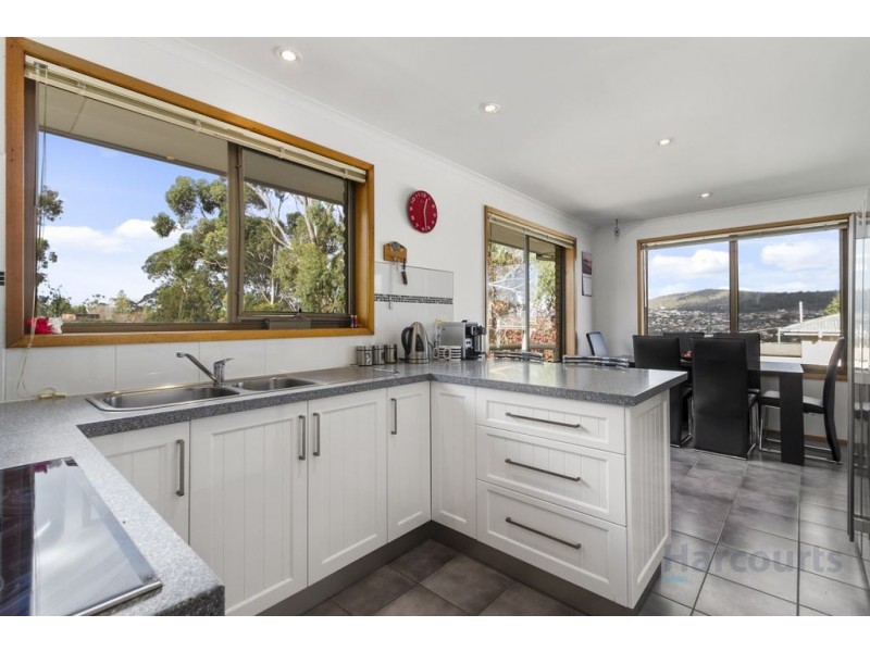 134 Roslyn Avenue, Blackmans Bay TAS 7052