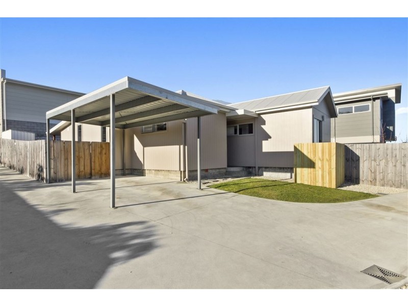 1/3 Wells Parade, Blackmans Bay TAS 7052