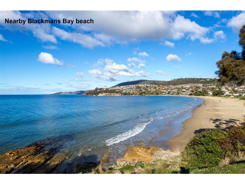 1/3 Wells Parade, Blackmans Bay TAS 7052