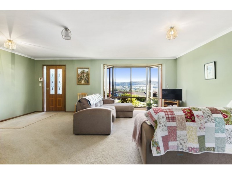 16 Village Drive, Kingston TAS 7050