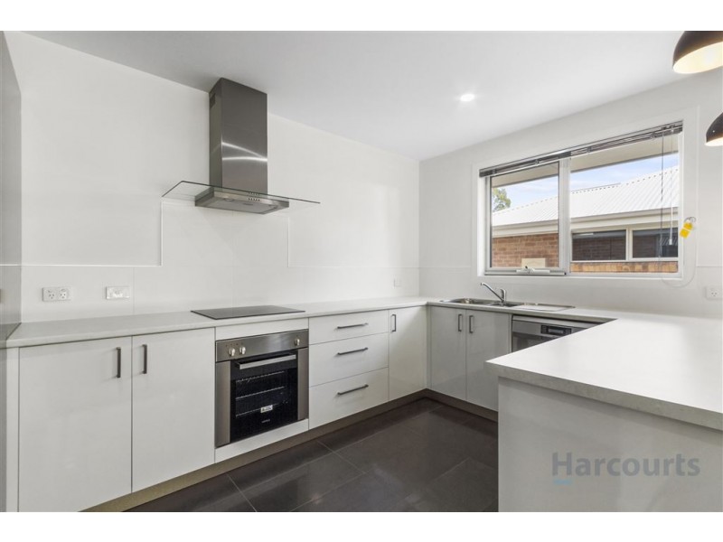 18/134 Burwood Drive, Blackmans Bay TAS 7052