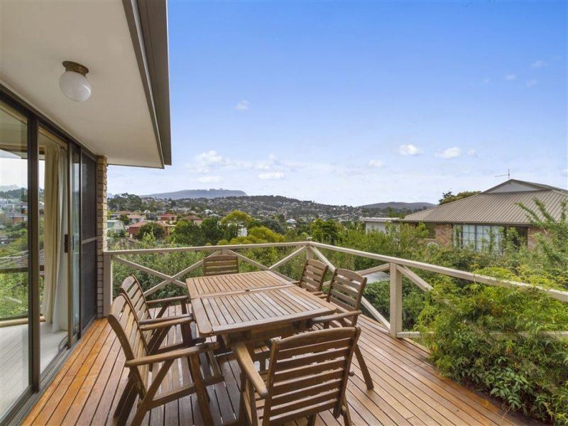 21 Suncoast Drive, Blackmans Bay TAS 7052