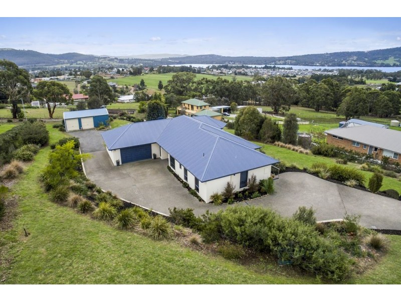 11 Hillview Drive, Margate TAS 7054