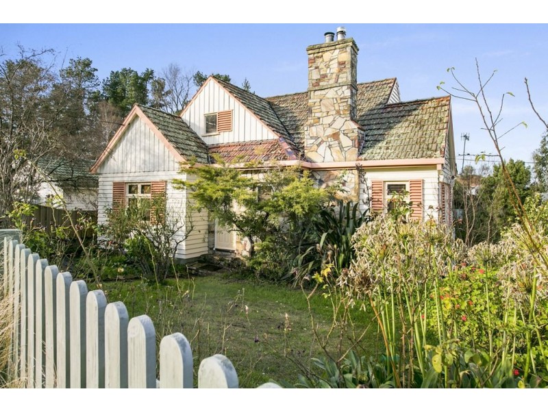 18 Jenkins Street, Taroona TAS 7053