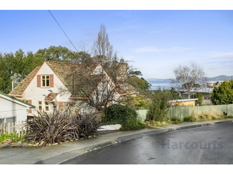 18 Jenkins Street, Taroona TAS 7053