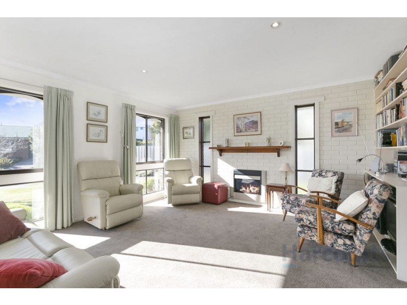 9 Cedar Court, Kingston TAS 7050