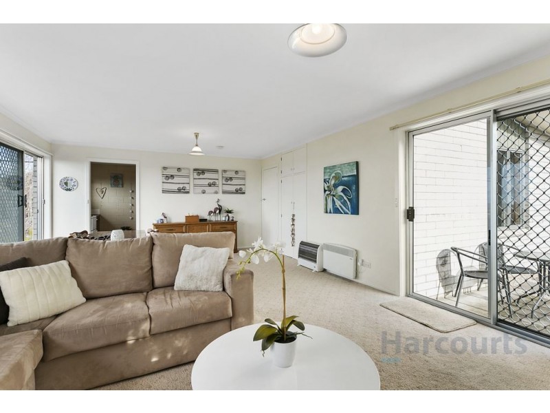 2/241A Roslyn Ave, Blackmans Bay TAS 7052