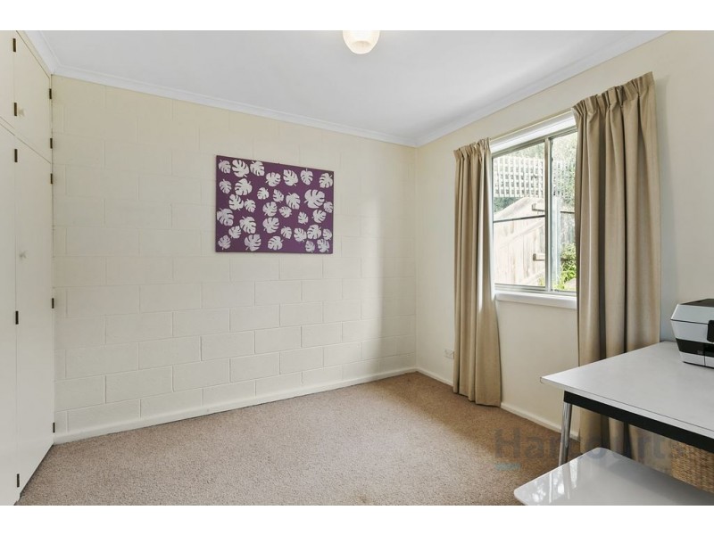 2/241A Roslyn Ave, Blackmans Bay TAS 7052