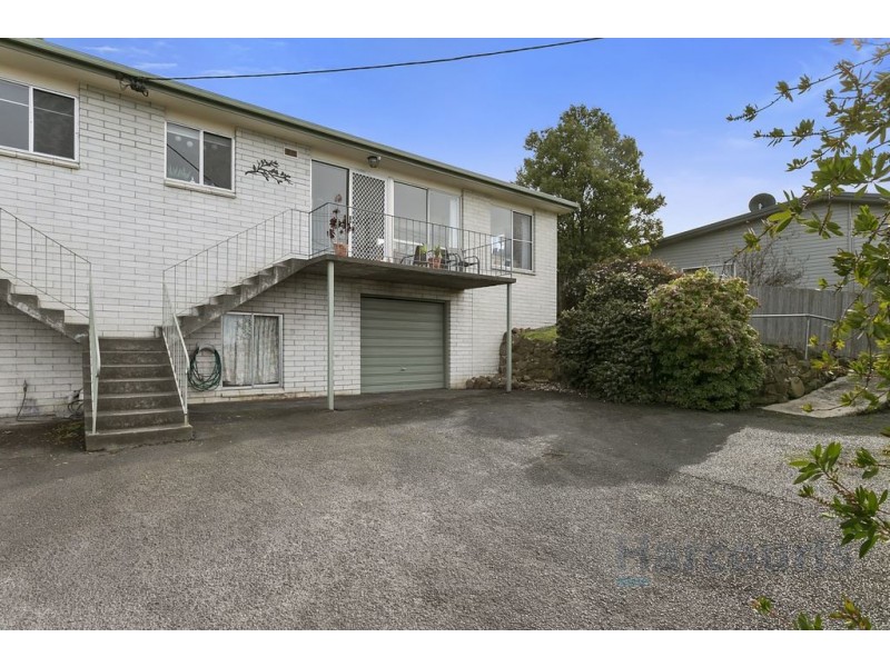 2/241A Roslyn Ave, Blackmans Bay TAS 7052