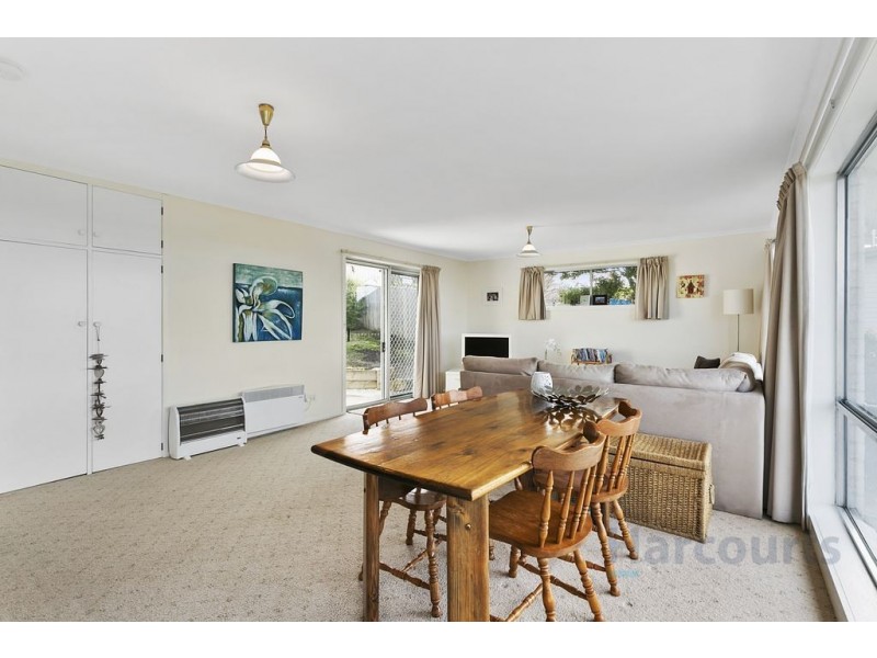 2/241A Roslyn Ave, Blackmans Bay TAS 7052