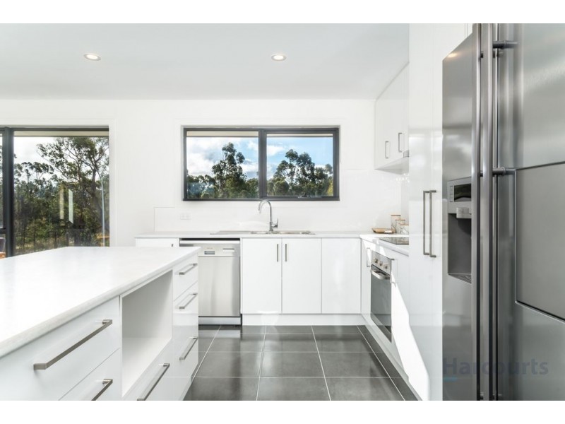 334 Redwood Road, Kingston TAS 7050