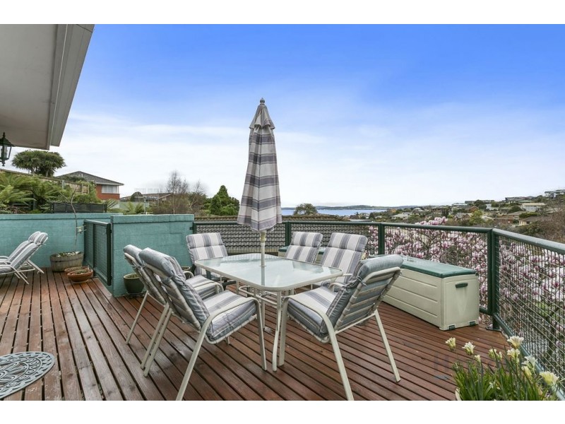 5 Coral Place, Blackmans Bay TAS 7052