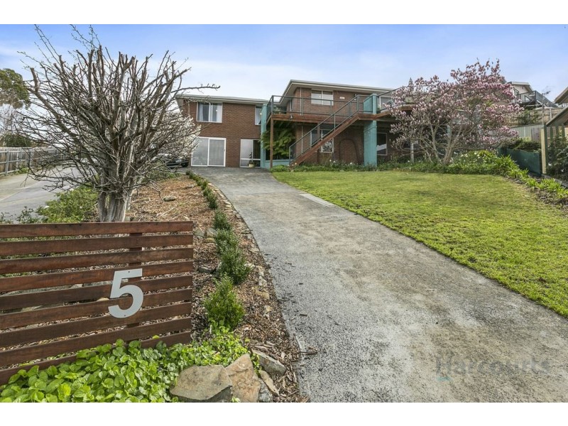 5 Coral Place, Blackmans Bay TAS 7052