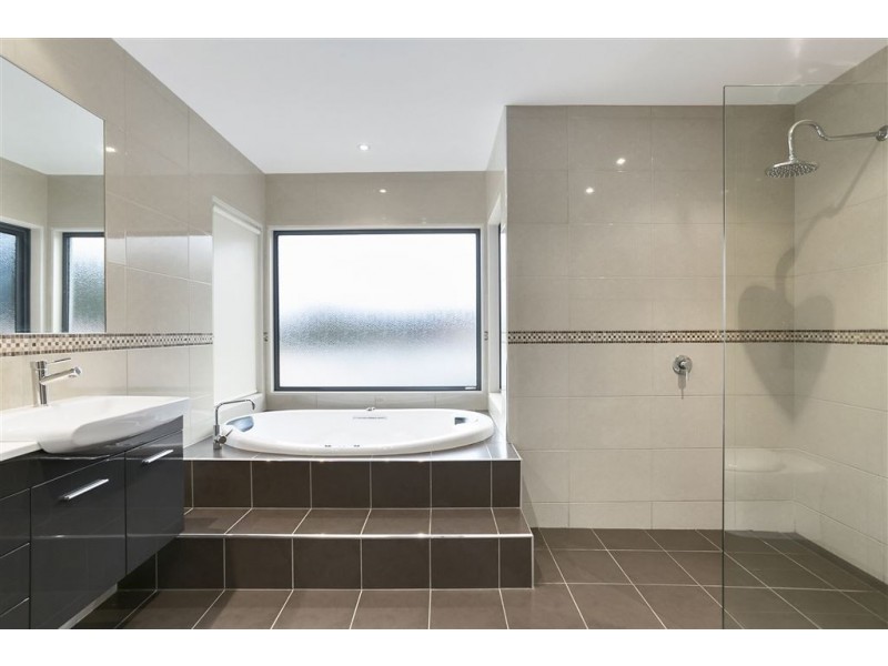 4 Gem Court, Blackmans Bay TAS 7052