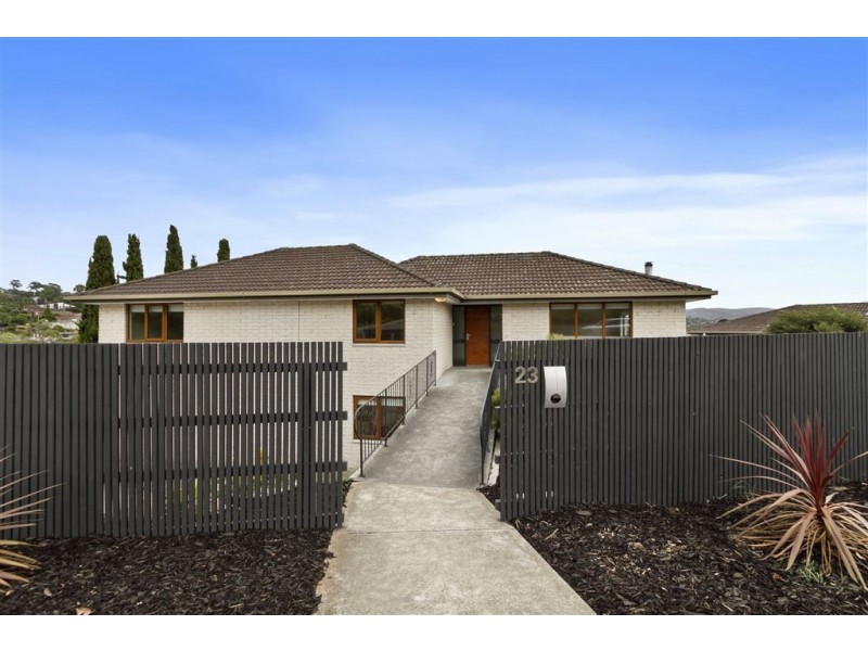 23 Suncoast Drive, Blackmans Bay TAS 7052