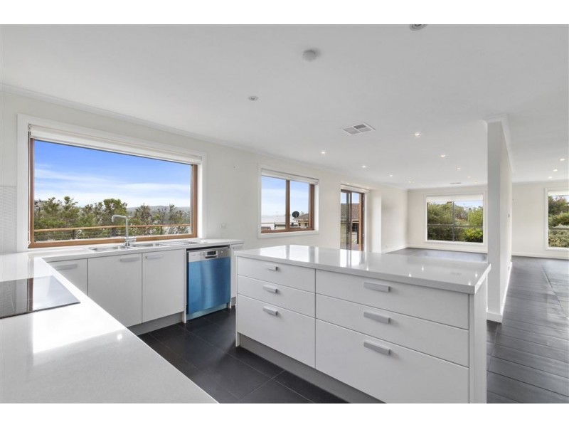 23 Suncoast Drive, Blackmans Bay TAS 7052