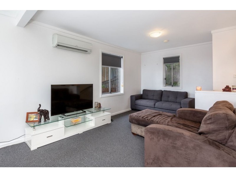 1/241A Roslyn Avenue, Blackmans Bay TAS 7052