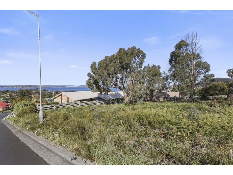 5 Amethyst Drive, Blackmans Bay TAS 7052