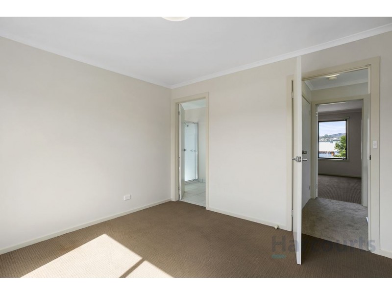 2/58 Malachi Drive, Kingston TAS 7050