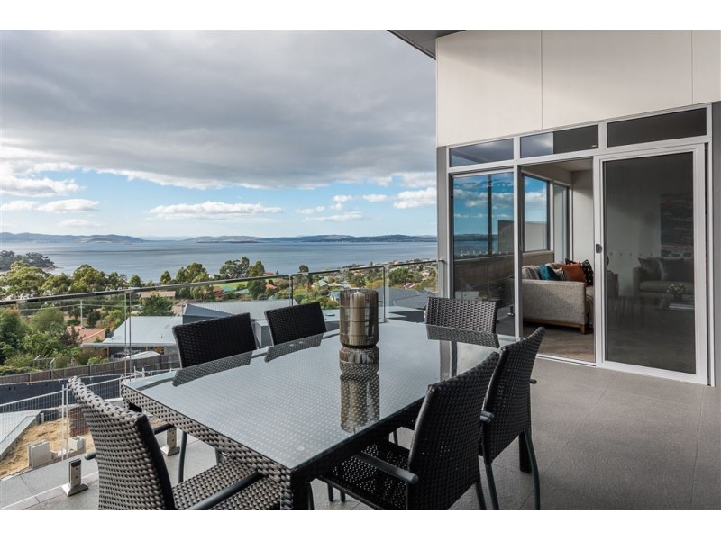 2 & 3/30 Caladium Place, Blackmans Bay TAS 7052