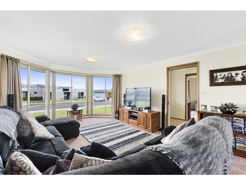 2 Lotus Court, Margate TAS 7054
